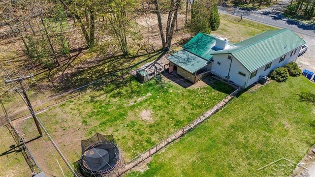 3901 E Monroe Road, Larkin Twp, MI 48642