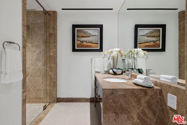 1200 Club View Drive 14S, Los Angeles, CA 90024