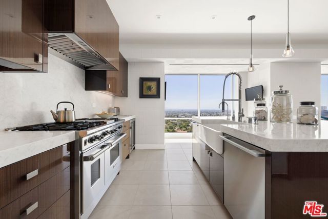1200 Club View Drive 14S, Los Angeles, CA 90024