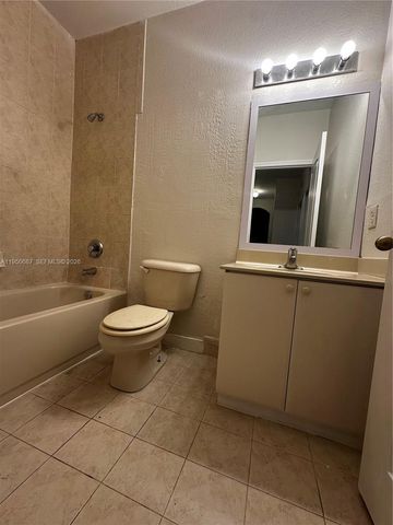 2903 SE 17th Ave 209, Homestead, FL 33035