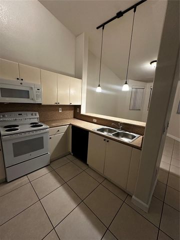 2903 SE 17th Ave 209, Homestead, FL 33035