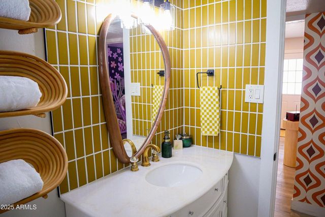 4711 E Fillmore Street, Phoenix, AZ 85008