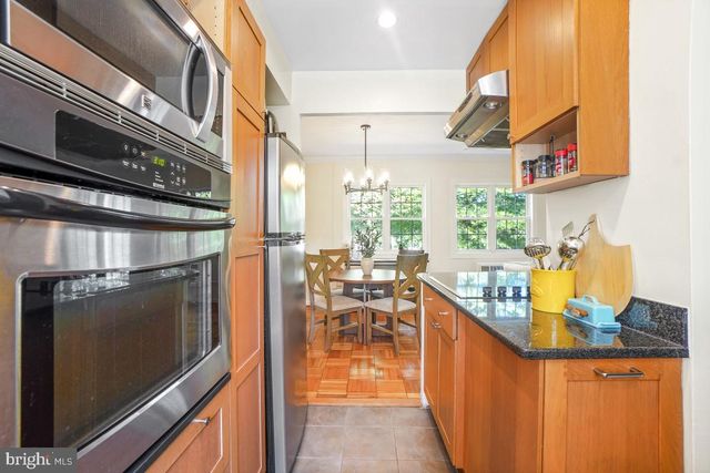 1919 N QUAKER LN, Alexandria, VA 22302