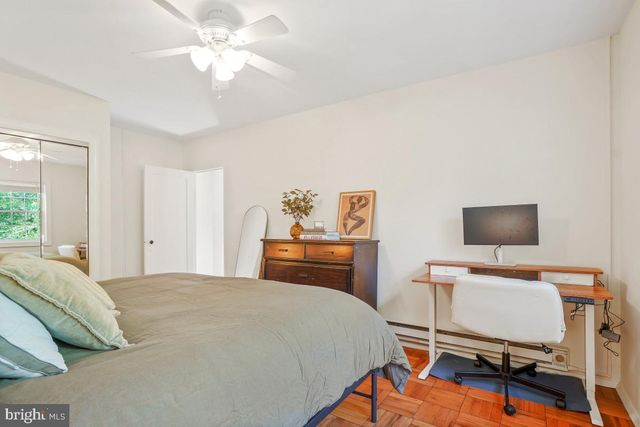 1919 N QUAKER LN, Alexandria, VA 22302