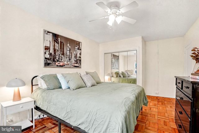 1919 N QUAKER LN, Alexandria, VA 22302