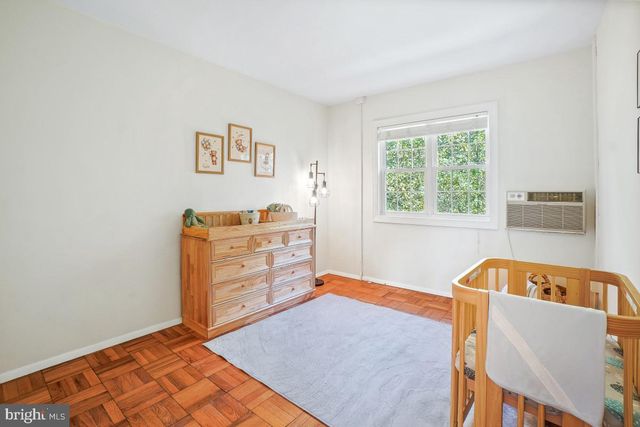 1919 N QUAKER LN, Alexandria, VA 22302