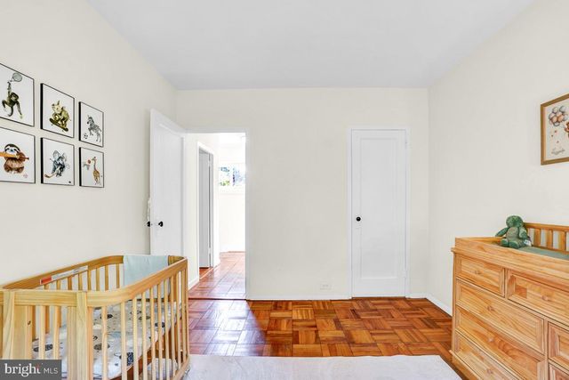 1919 N QUAKER LN, Alexandria, VA 22302