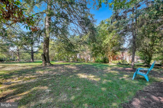 1919 N QUAKER LN, Alexandria, VA 22302