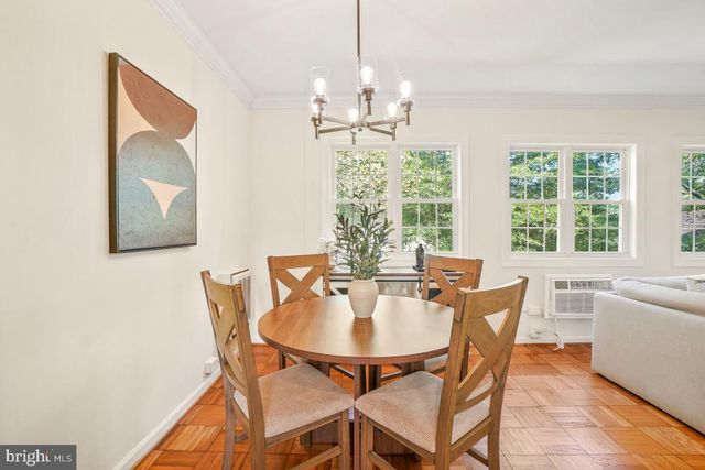 1919 N QUAKER LN, Alexandria, VA 22302