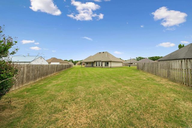 2045 Bellingrath Gardens, Conway, AR 72034