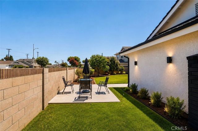 9444 La Estrella Ave, Fountain Valley, CA 92708