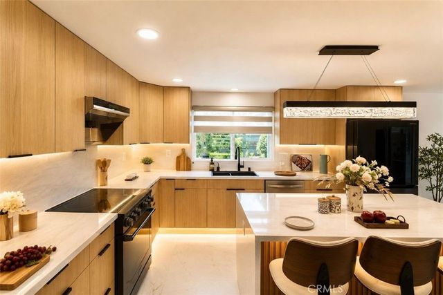 9444 La Estrella Ave, Fountain Valley, CA 92708