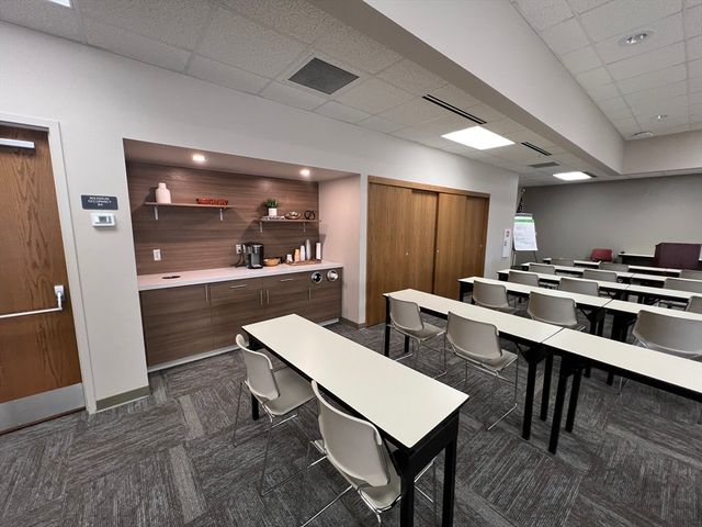 221 Industry Avenue, Springfield, MA 01104