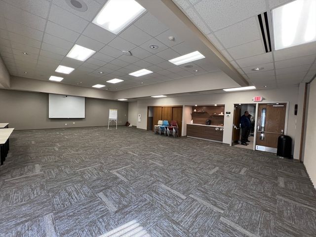 221 Industry Avenue, Springfield, MA 01104