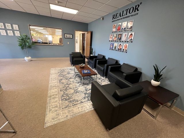 221 Industry Avenue, Springfield, MA 01104