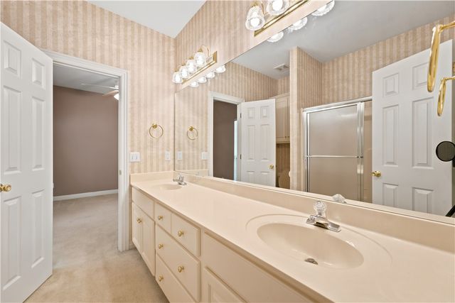 3317 N Picadilly Lane, Fayetteville, AR 72703