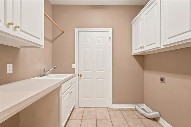 3317 N Picadilly Lane, Fayetteville, AR 72703