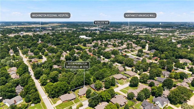 3317 N Picadilly Lane, Fayetteville, AR 72703
