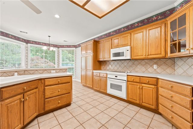 3317 N Picadilly Lane, Fayetteville, AR 72703