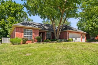 3317 N Picadilly Lane, Fayetteville, AR 72703