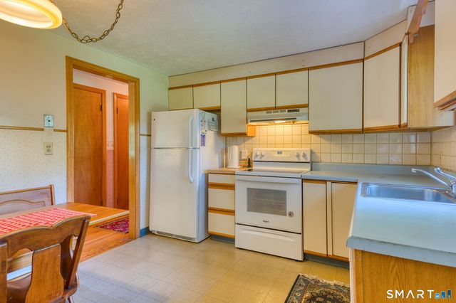6 Blueberry Circle, Ellington, CT 06029