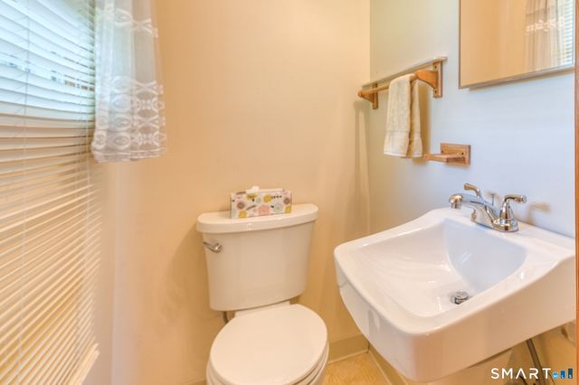 6 Blueberry Circle, Ellington, CT 06029