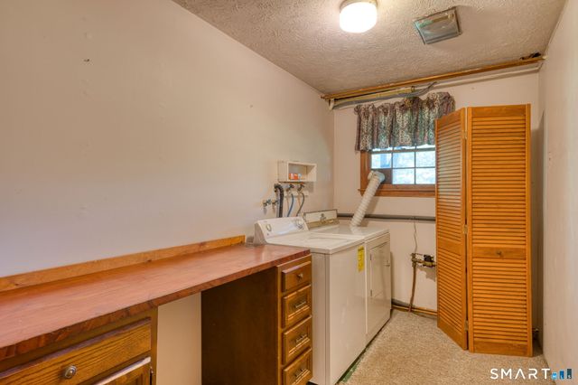 6 Blueberry Circle, Ellington, CT 06029