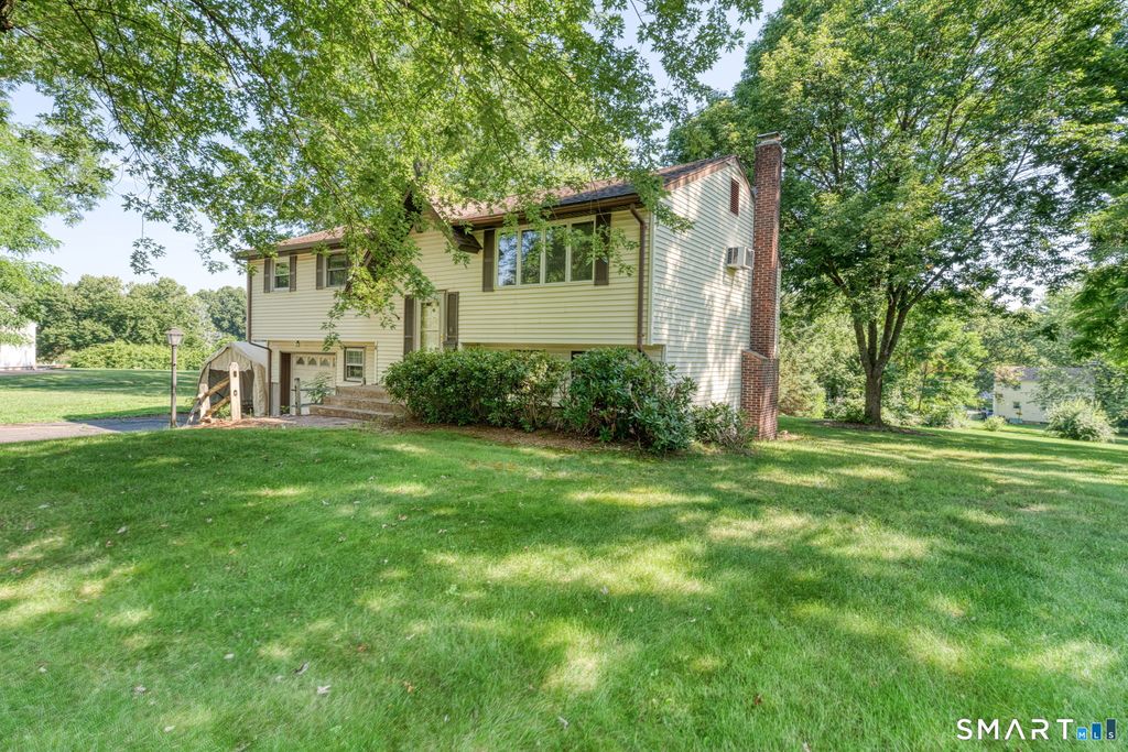 6 Blueberry Circle, Ellington, CT 06029