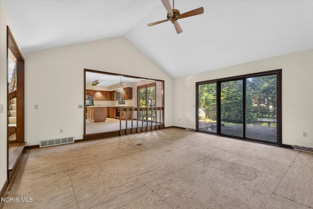 7238 Candlewood Lane, Sylvania, OH 43560