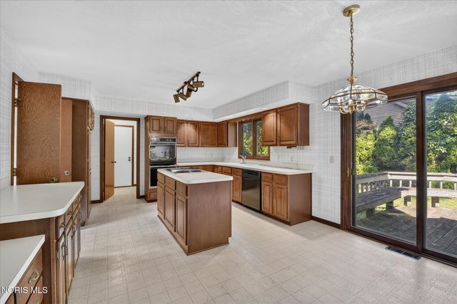 7238 Candlewood Lane, Sylvania, OH 43560