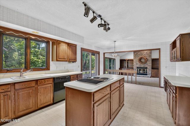 7238 Candlewood Lane, Sylvania, OH 43560