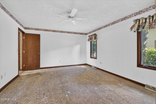 7238 Candlewood Lane, Sylvania, OH 43560