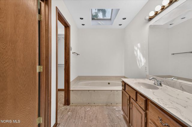 7238 Candlewood Lane, Sylvania, OH 43560