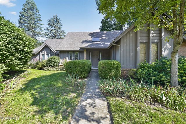 7238 Candlewood Lane, Sylvania, OH 43560