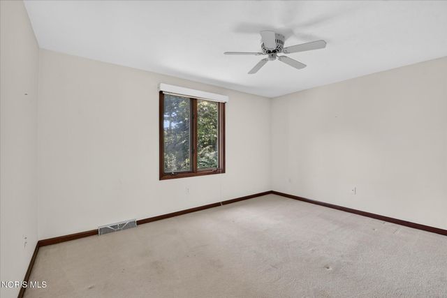 7238 Candlewood Lane, Sylvania, OH 43560
