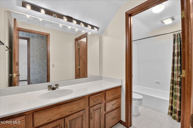 7238 Candlewood Lane, Sylvania, OH 43560