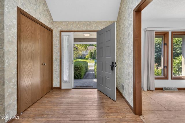 7238 Candlewood Lane, Sylvania, OH 43560
