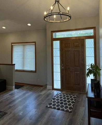 301 7th Street NW, New Richland, MN 56072