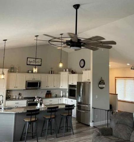 301 7th Street NW, New Richland, MN 56072