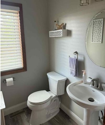 301 7th Street NW, New Richland, MN 56072