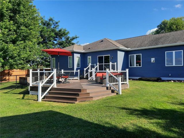 301 7th Street NW, New Richland, MN 56072