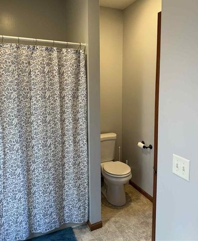 301 7th Street NW, New Richland, MN 56072