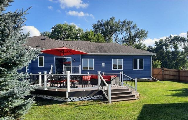 301 7th Street NW, New Richland, MN 56072