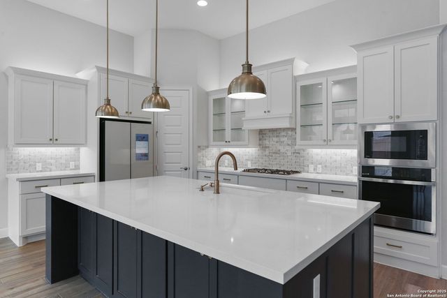 10016 Rebecca, Boerne, TX 78006