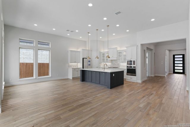 10016 Rebecca, Boerne, TX 78006