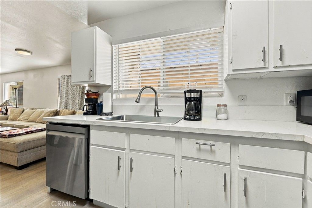 14839 Sylvan Street, Van Nuys, CA 91411 — photo 4