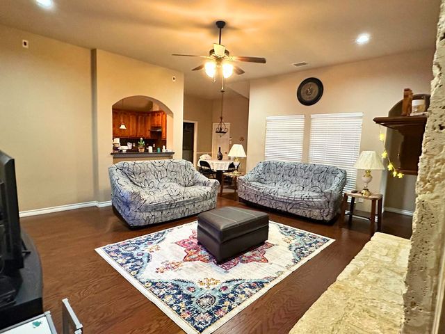 918 Myers Meadow Drive, Garland, TX 75043