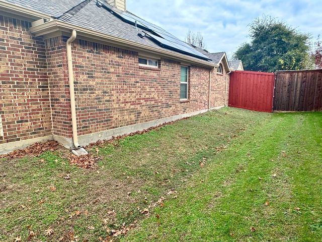 918 Myers Meadow Drive, Garland, TX 75043