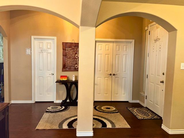 918 Myers Meadow Drive, Garland, TX 75043
