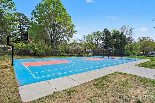 1215 Mcallister Drive, Charlotte, NC 28216